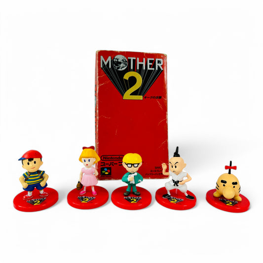 Lot de 5 figurines et le jeu MOTHER 2